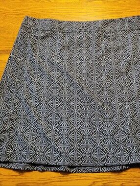 RipSkirt XL, Black And White.